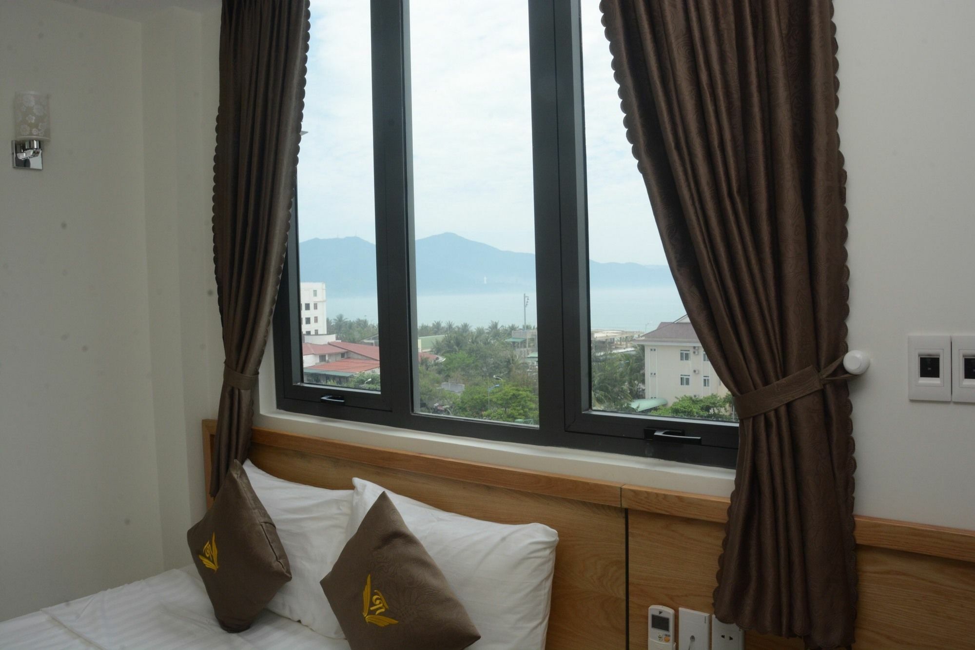 จางงัน โฮเต็ล ดานัง Hotel ภายนอก รูปภาพ